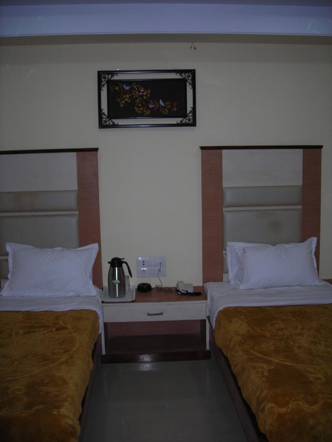 Hotel Dolphin Raipur (Chhattisgarh) Exterior photo